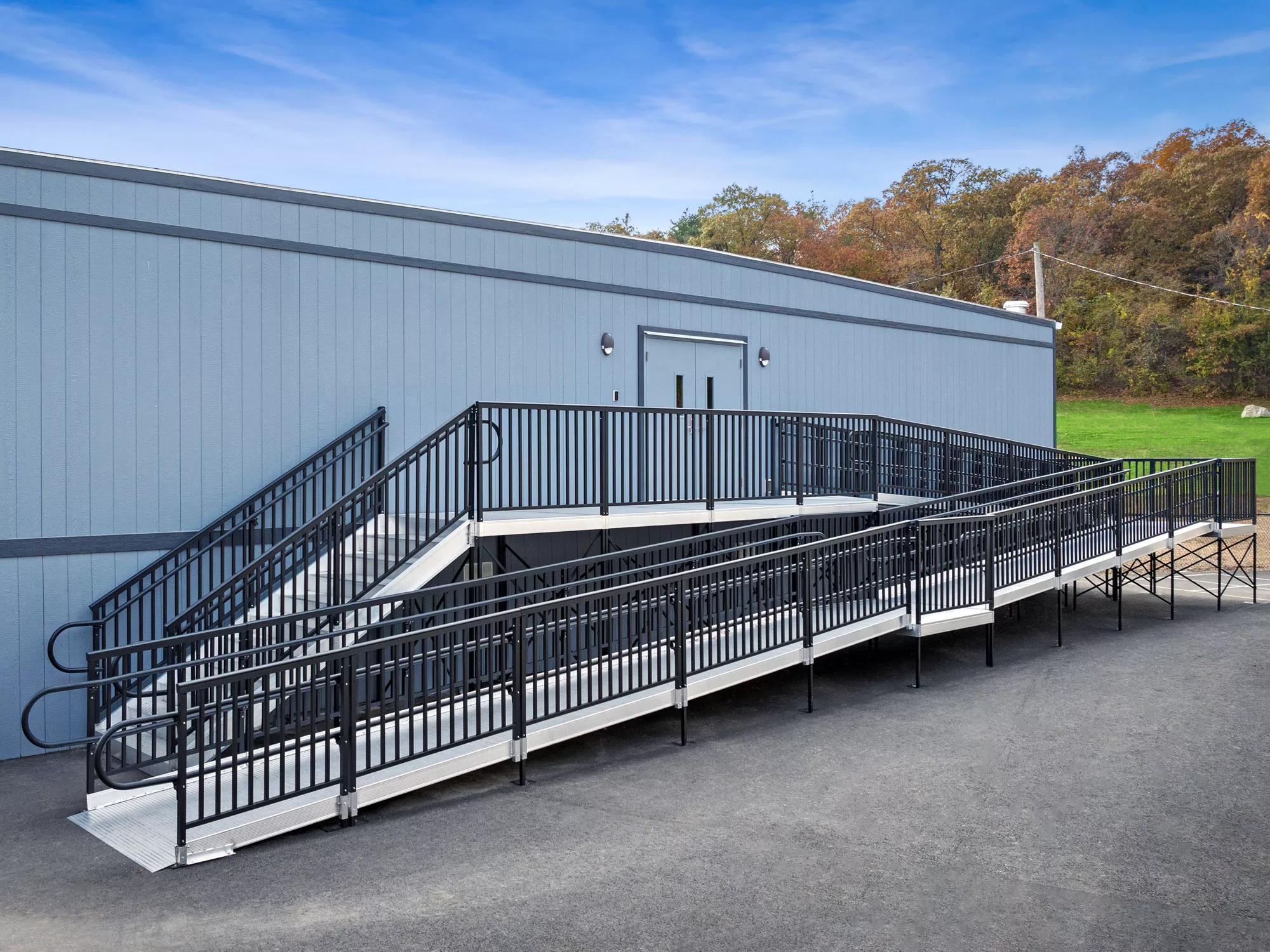 Commercial access aluminum wheelchair ramp